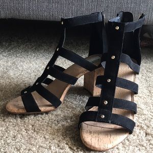 Aerosoles Black and Gold heels
